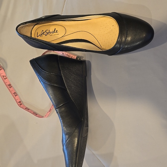 Life Stride, Black Wedge, Size 9.5 - Picture 2 of 7